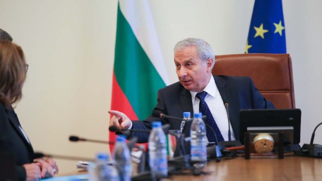 Снимка: Служебните министри се отчитат на Огнян Герджиков