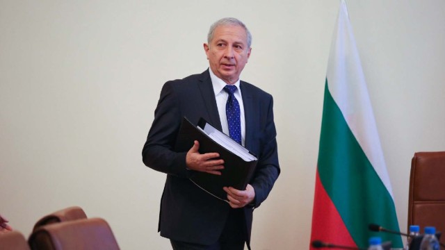 Снимка: Огнян Герджиков: Надявам се след около месец да имаме редовен кабинет
