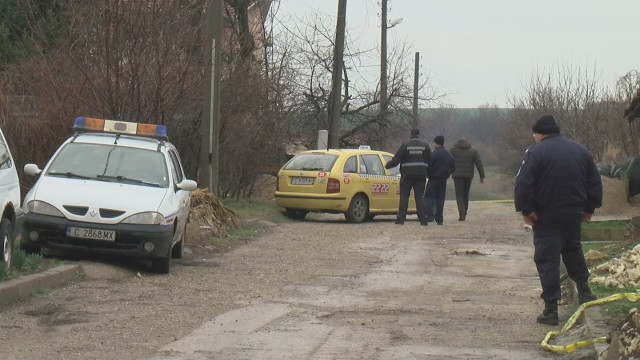 Снимка: Задържани са двама 17-годишни за убийството на таксиметров шофьор в Русенско