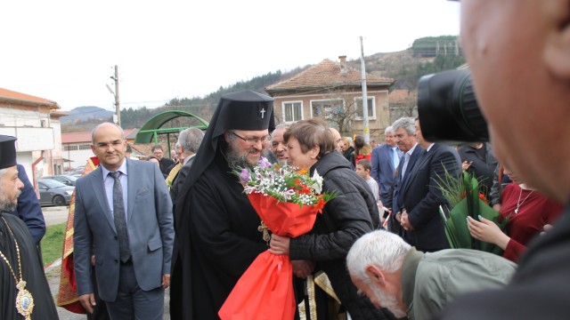 Снимка: Враца посрещна новия си митрополит