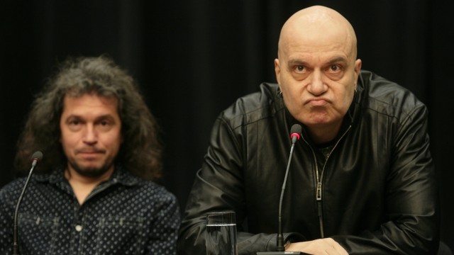 Снимка: ВАС не разреши повторно броене на пликове и бюлетини за референдума на „Шоуто на Слави”