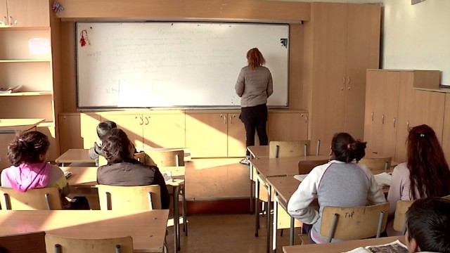 Снимка: 22 хиляди деца са върнати в училище след разговор с експерти