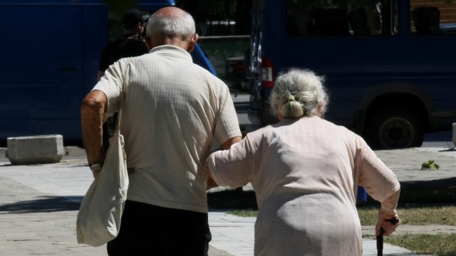 Снимка: Жените в България живеят средно със 7 г. повече от мъжете