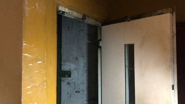 Снимка: Възрастен мъж падна в асансьорна шахта в „Света троица”
