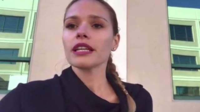 Снимка: Българи в Маями: Хиляди минават под срутения мост, хората са в шок