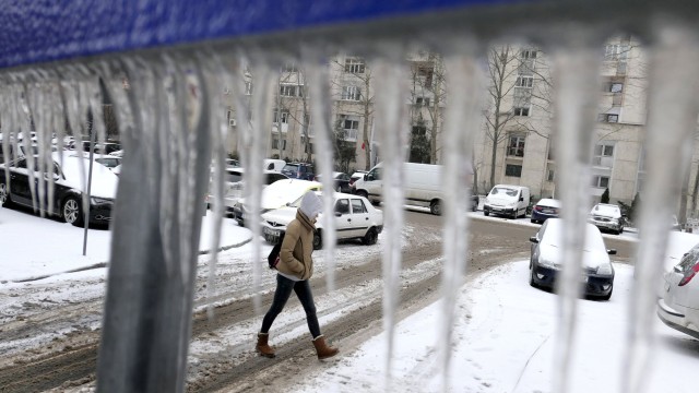 Снимка: Лошото време отложи полети в Румъния, Хърватия е заплашена от наводнения