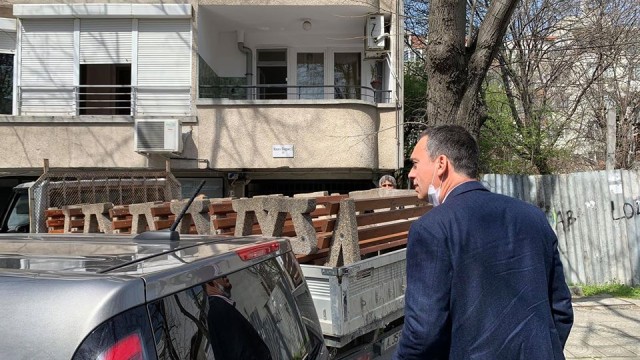 Снимка: Срещу коронавируса: В Бургас прибират пейките от парковете
