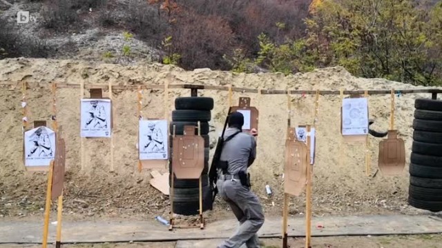 Куклен актьор и почетен офицер от Специалните сили в първата битка