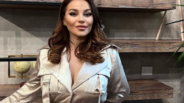 Снимка: Деси Слава с нов цвят на косата за рождения си ден