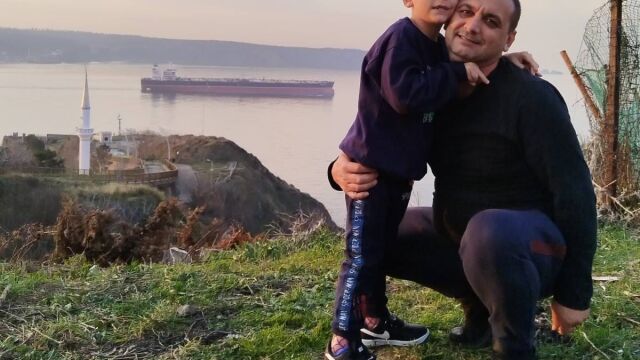 Снимка: Зов за помощ: 9-годишно дете има нужда от средства, за да проходи нормално