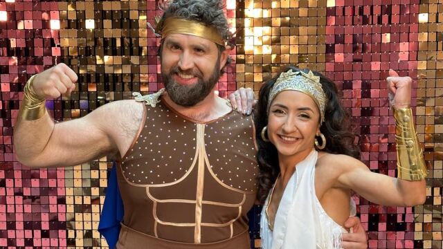 Снимка: Томас Папкала към Даниел Пеев-Дънди: Танцуваш като пчеличка!