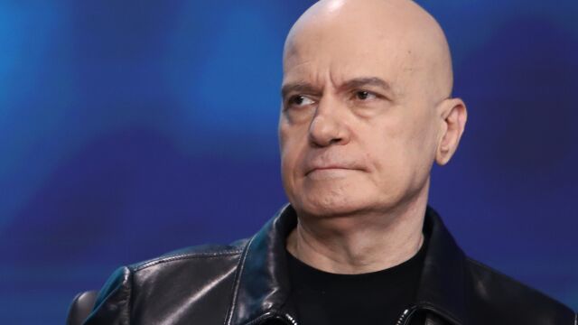 Слави Трифонов за Деня на независимостта: Днес не е просто почивен ден, а празник на силата и смелостта