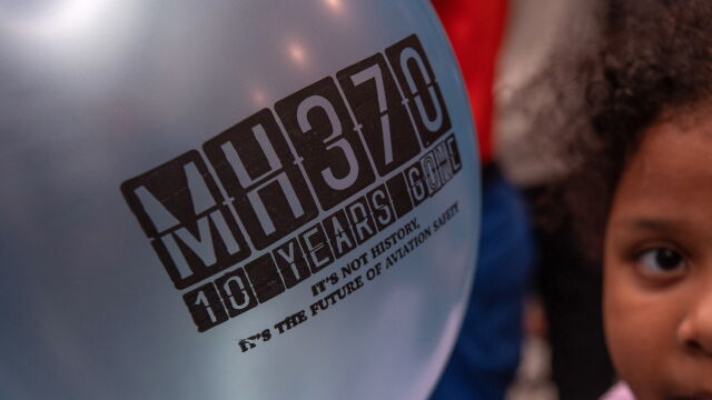 Снимка: 10 г. от мистериозното изчезване на самолет MH370: Близките на 227 пътници все още търсят отговори