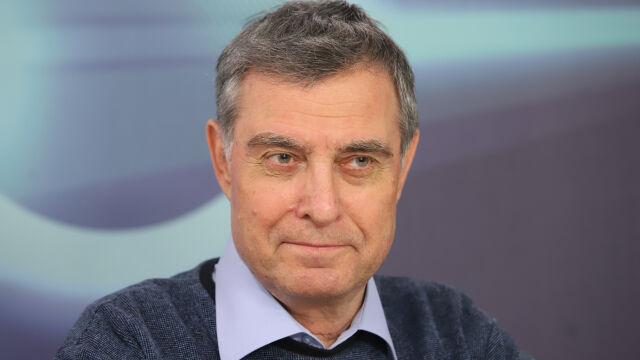 Снимка: Почина ген. Съби Събев - първият военен представител на България в НАТО