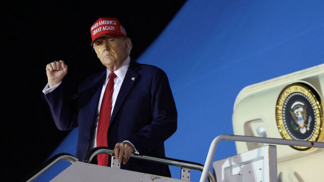 Американският президент Доналд Тръмп подписа указ с който английският става официален език