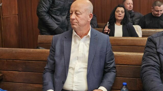 Снимка: Заради изпуснати срокове: Кметът на Минерални бани вече не е под домашен арест