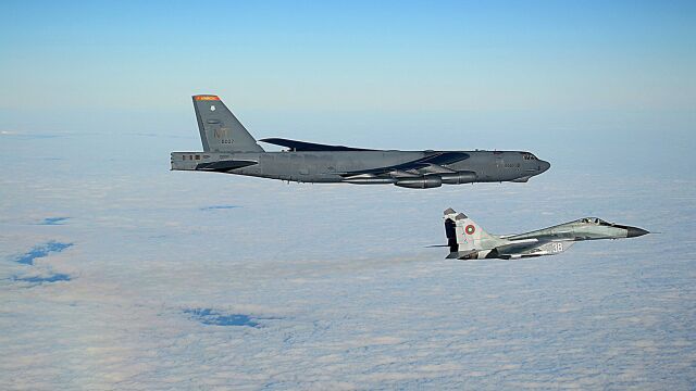 Военновъздушните сили на Република България изпълниха задачи по ескортиране на