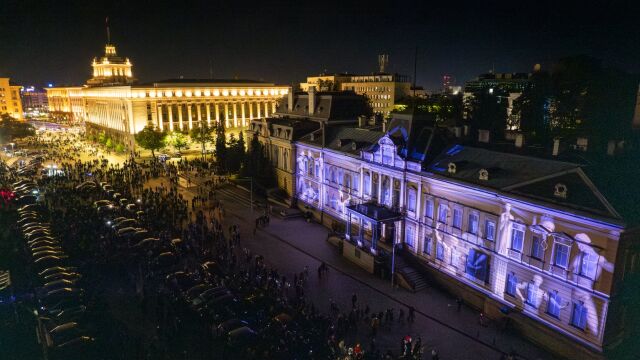 Снимка: 10 000 кв.м. изкуство на артисти от цял свят ще преобразят София по време на Фестивала на светлините LUNAR (КАРТА)