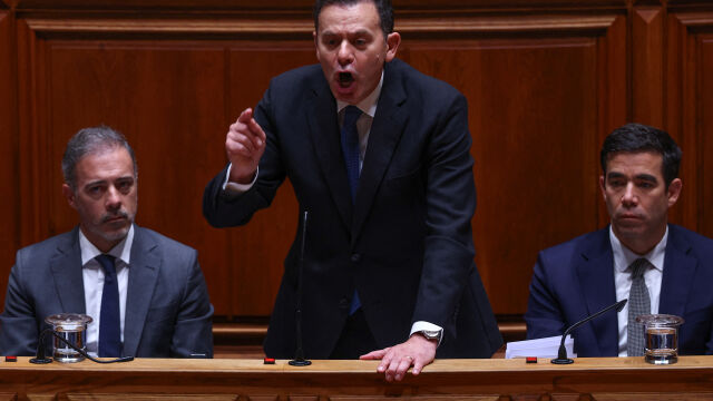 Парламентът на Португалия отхвърли вота на доверие към дясноцентристкото правителство