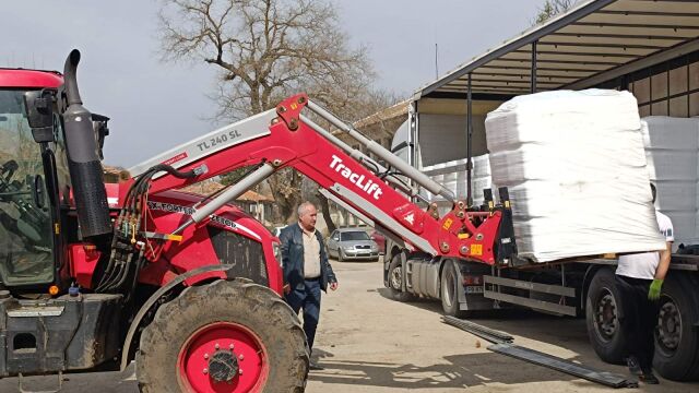 Държавният резерв достави 24 660 бутилки по 1 5 литра питейна вода