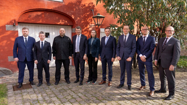 Полша трите балтийски републики и Финландия страните от Европейския