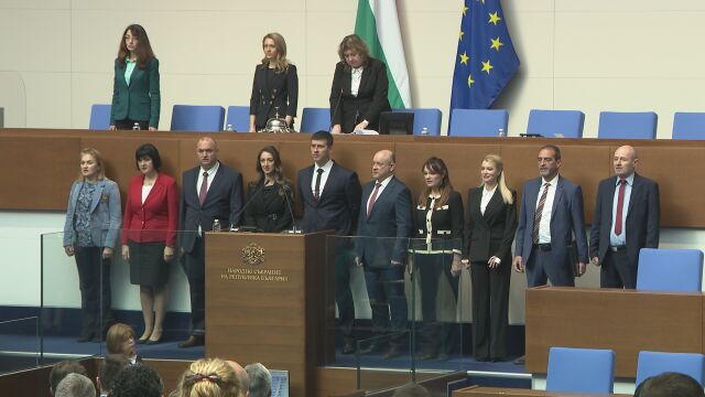 Депутатите на партия Величие положиха клетва в парламента Десетимата народни