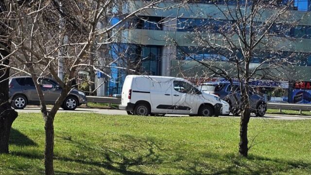 Два автомобила са се сблъскали на столичния булевард Цариградско шосе