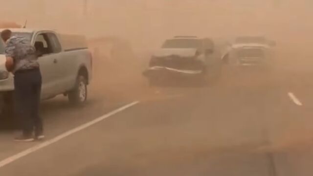 Мощна прашна буря премина през централната част на щата Ню
