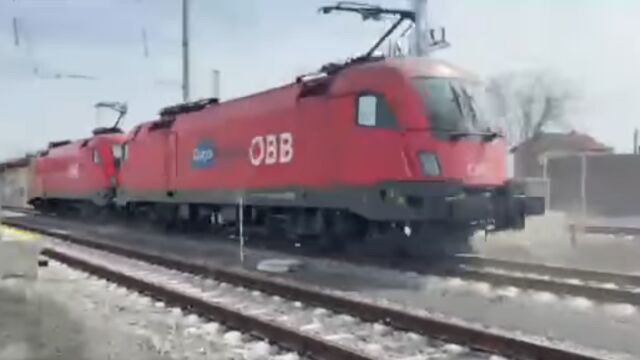 Снимка: Влак вдигна 160 км/ч в гара „Зимница“ (ВИДЕО)