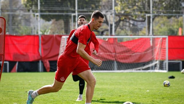 Снимка: Анди Краев вече е в безопасност. Вижте къде се евакуира от Израел! 