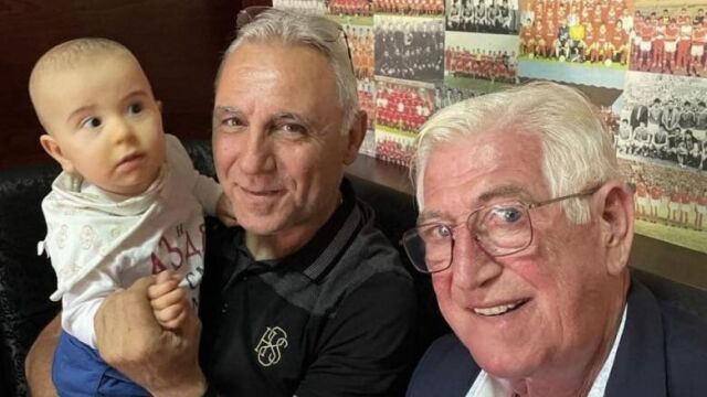 Снимка: Христо Стоичков: Почивай в мир, бате Джони! Вечни благодарности!