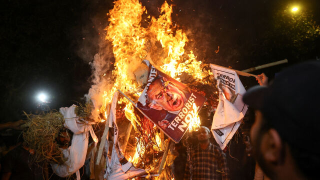 „Иран ще реши кога ще приключи войната“: Как иранските медии отразяват конфликта? (СНИМКИ)