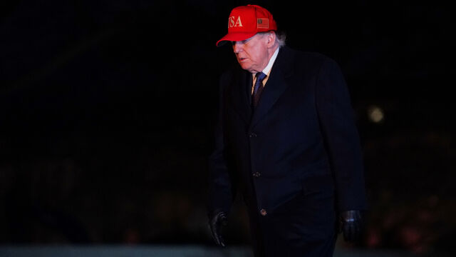 Снимка: Тръмп бил “силно разочарован“ от първоначалния отказ на Стармър САЩ да използват британските въздушните бази