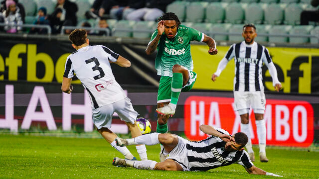 Снимка: Лудогорец зарадва Левски с нова грешна стъпка