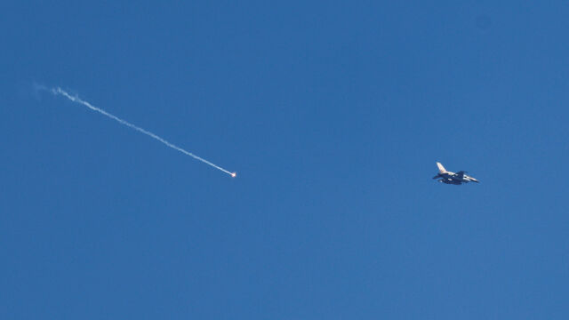 Кипър потвърди пристигането на четири гръцки самолета F-16