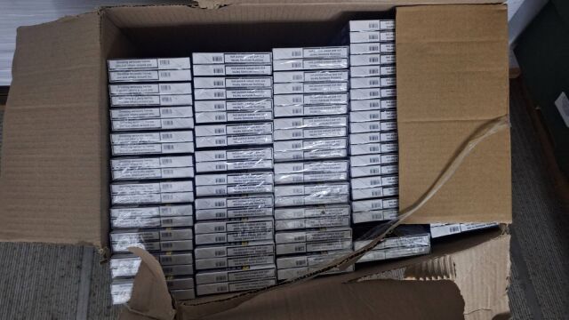 Снимка: Заловиха камион с над 6 милиона къса контрабандни цигари край Видин