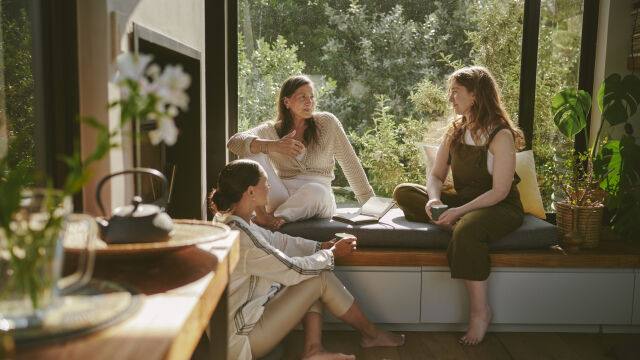 Снимка: Приятелски 8 март маратон: Най-добрите филми, книги, игри (СНИМКИ)