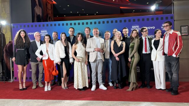 Снимка: „Вяра, надежда, любов“ - червен килим за сериала (ВПЕЧАТЛЯВАЩИ СНИМКИ)