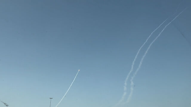 Иран нанесе нови въздушни удари по съседни арабски страни