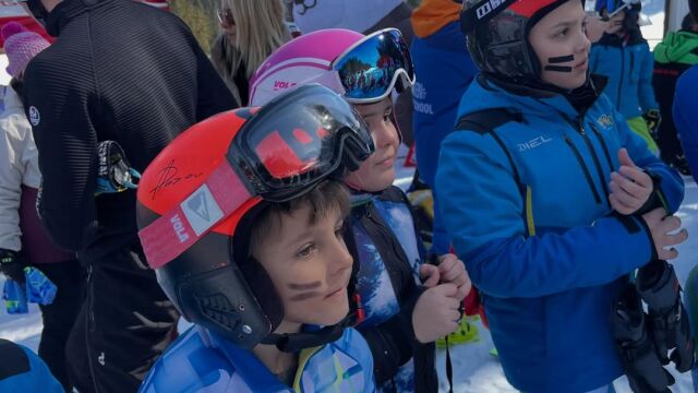 Снимка: В Банско всички карат като Малена Замфирова (СНИМКИ)