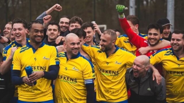 Снимка: 41 години и без диета – Нищо не може да спре Снайдер! (СНИМКИ)