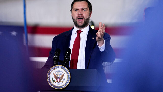 АФП: С поглед към изборите през 2028 г., Джей Ди Ванс върви по тънко въже относно Иран