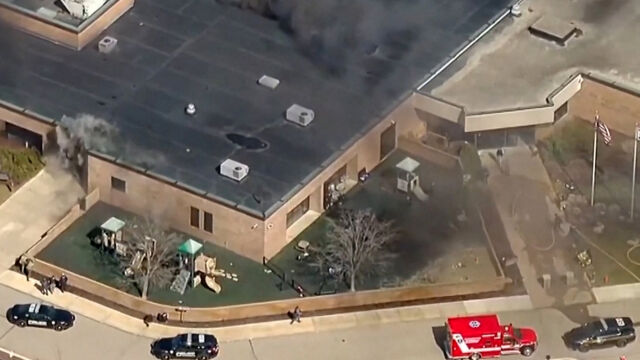 Автомобил се вряза в синагога с училищен комплекс в Мичиган (СНИМКИ и ВИДЕО)