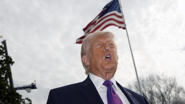 Снимка: „Гледайте какво ще се случи с тези побъркани негодници днес“: Тръмп с нова заплаха към Иран