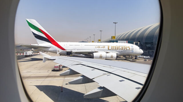 Снимка: Атака с дрон предизвика пожар на международното летище в Дубай