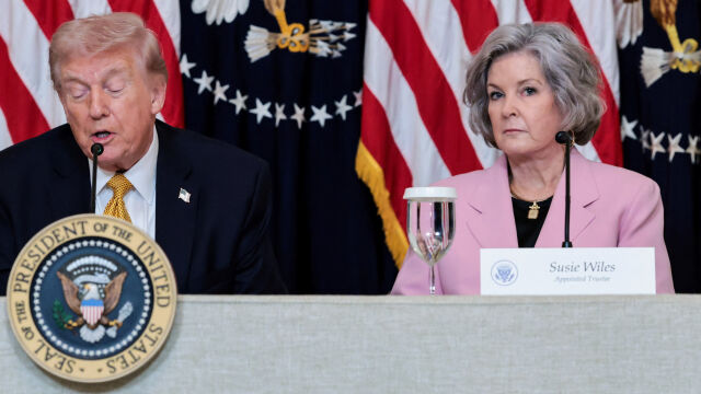 Снимка: Началникът на кабинета на Белия дом е с рак на гърдата