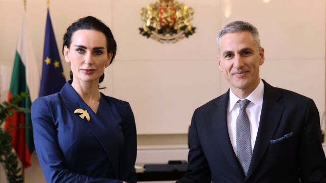 Снимка: Андрей Гюров: България ще продължи да подкрепя справедливата кауза на Украйна