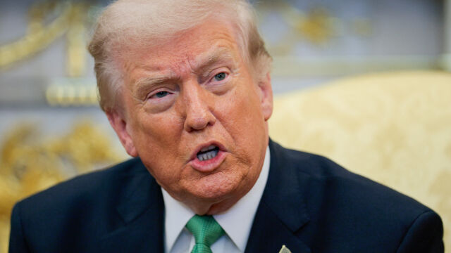 Снимка: Тръмп: Мислех, че Европа ще изпрати миночистачи в Ормузкия проток