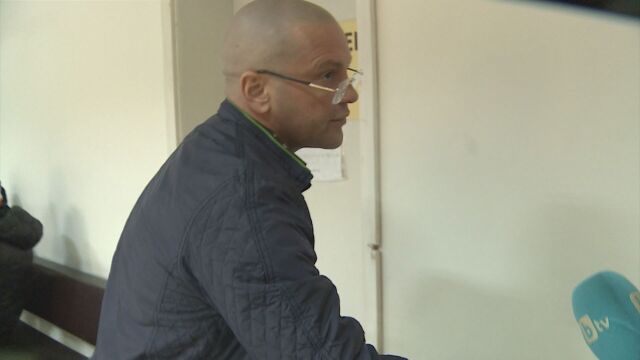 Естетична процедура с фатален край: Д-р Борис Дашков, срещу когото тече разследване, се появи в кабинета си