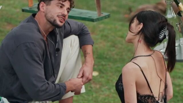 Снимка: Искрена ли е Пламена с Марин или играе роля? (АНКЕТА)